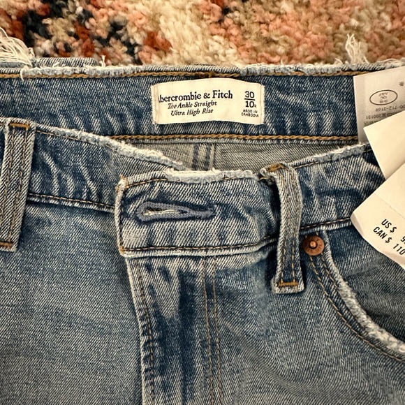 Abercrombie & Fitch jeans - Picture 2 of 3